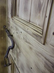Baita 3 interno: particolare porta, clicca per ingrandire.