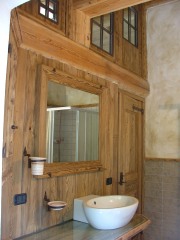 Baita 2 interno: bagno, clicca per ingrandire.