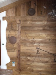 Rivestimento parete in legno vecchio, clicca per ingrandire.