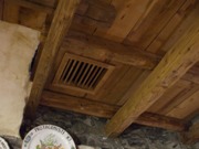 Taverna Hotel Grigna di Mandello del Lario: particolare soffitto.